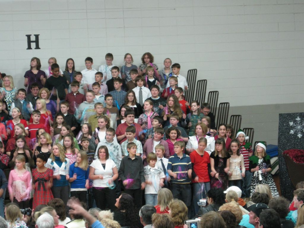 2009_12_10_kelsey_school_xmas_08.jpg (large)