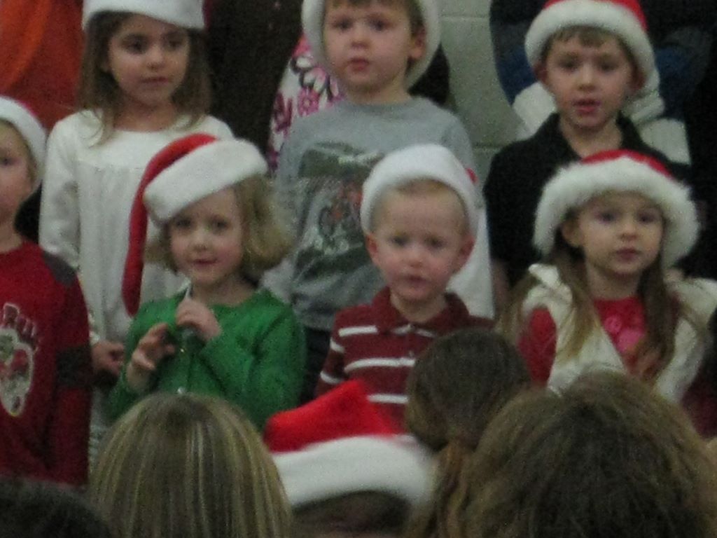 2009_12_17_jared_school_xmas_06.jpg (large)