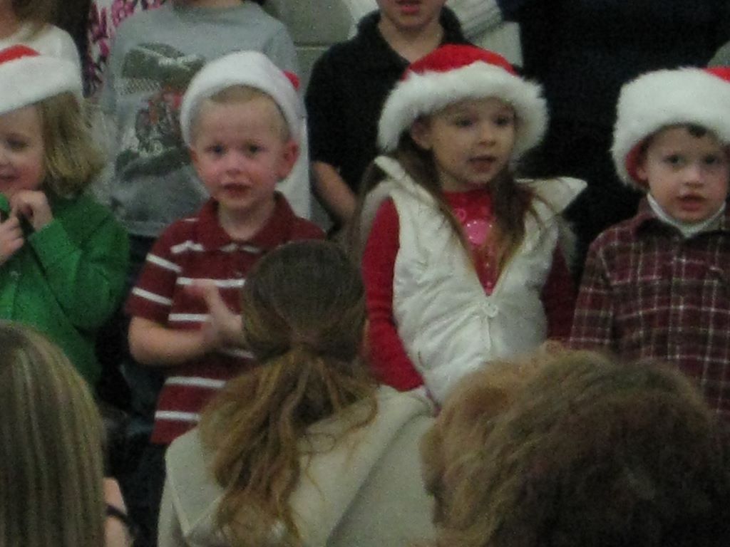 2009_12_17_jared_school_xmas_07.jpg (large)