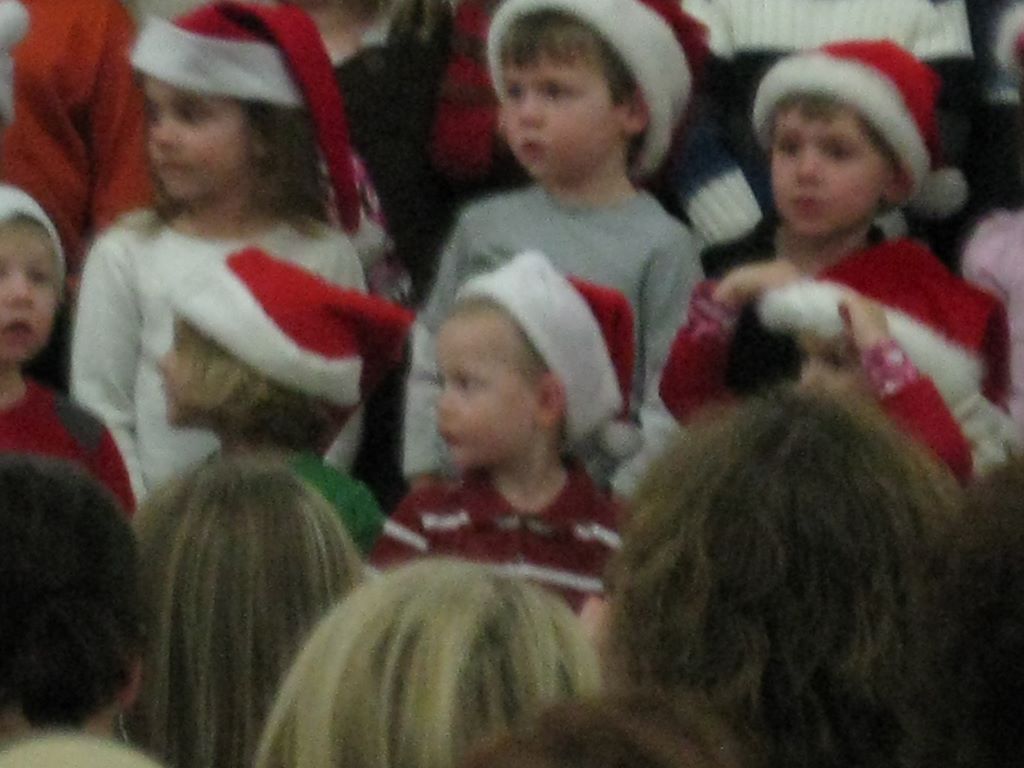 2009_12_17_jared_school_xmas_10.jpg (large)