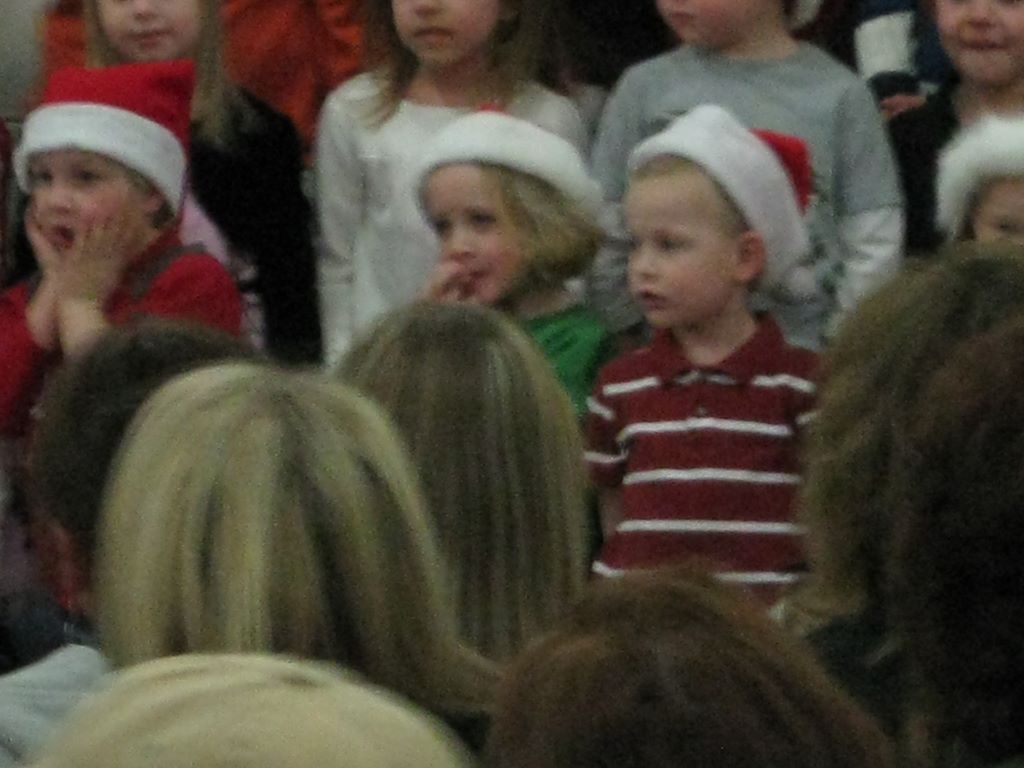 2009_12_17_jared_school_xmas_12.jpg (large)