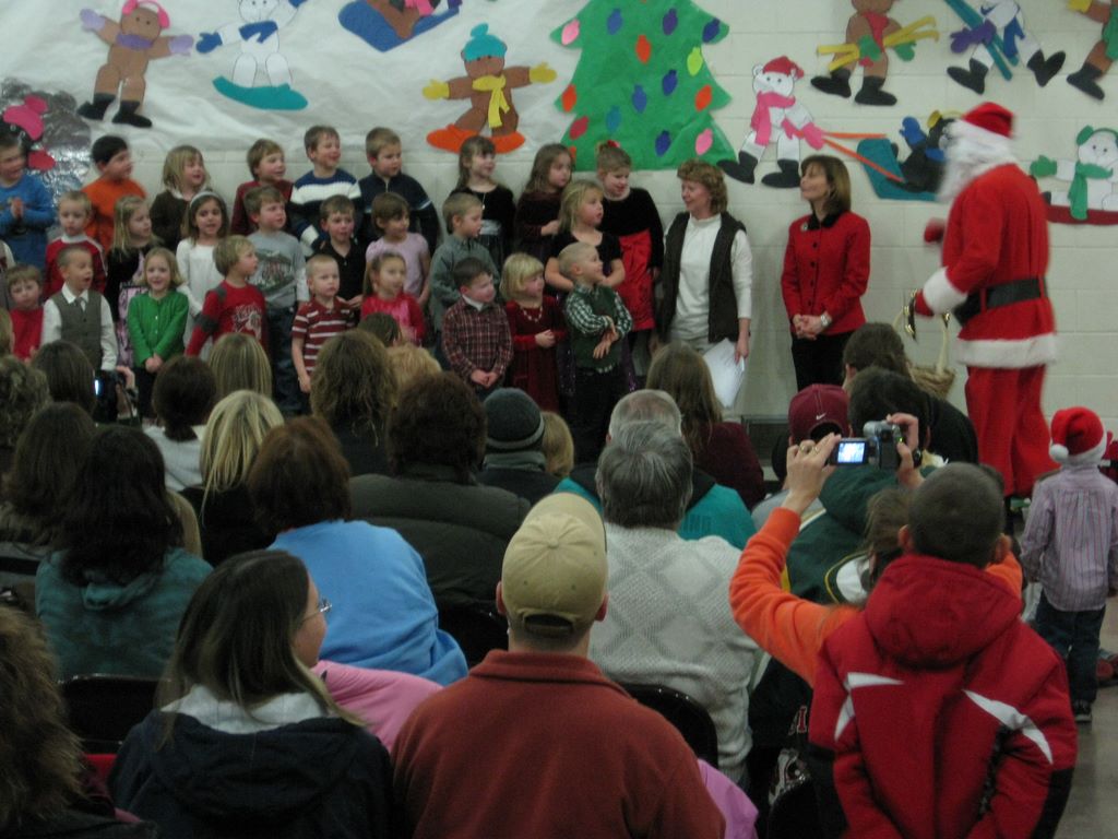 2009_12_17_jared_school_xmas_22.jpg (large)