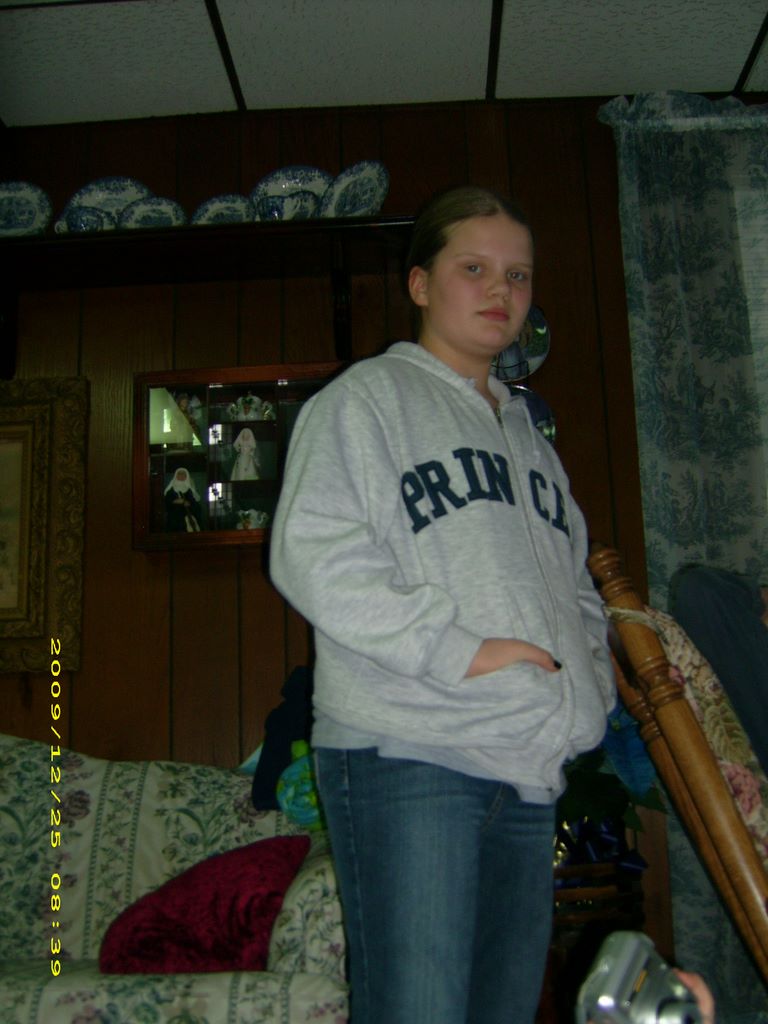 2009_12_25_n_k_moore_at_kellys_xmas_10.jpg (large)