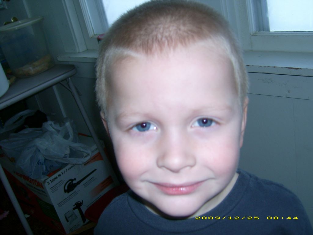 2009_12_25_n_k_moore_at_kellys_xmas_18.jpg (large)