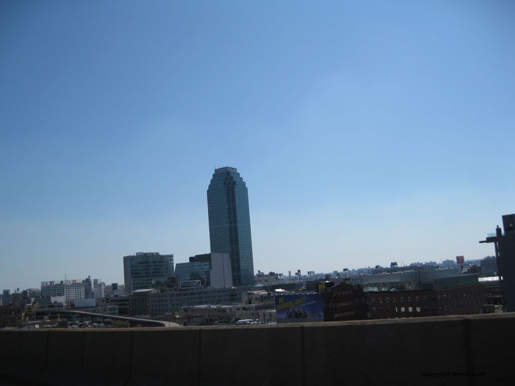 Citi Bank Building in Queens (large)