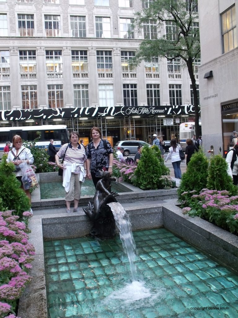 2010_09_21_rockefeller_plaza_02.jpg (large)