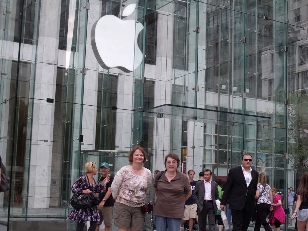 5th Avenue Apple Store - Fifth Avenue Clover (large)