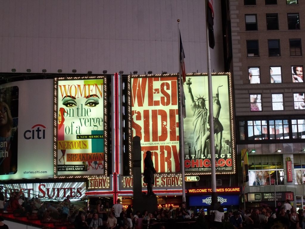 2010_10_22_jersey_boys_bway_01.jpg (large)