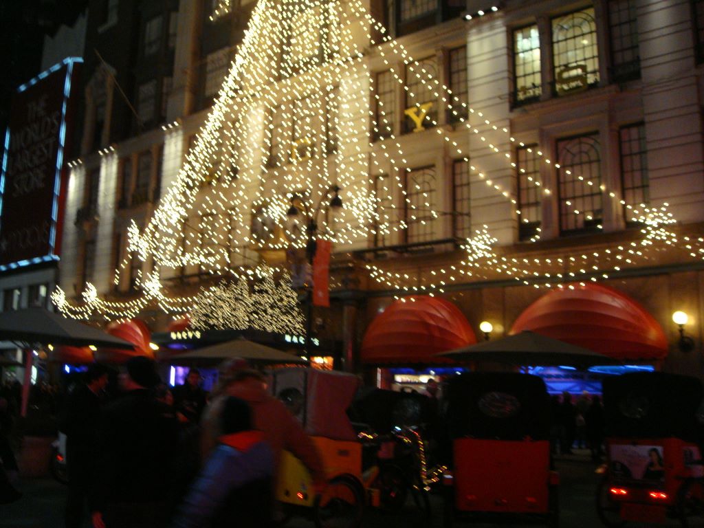 2010_12_19_macy_s_ny_001.jpg (large)