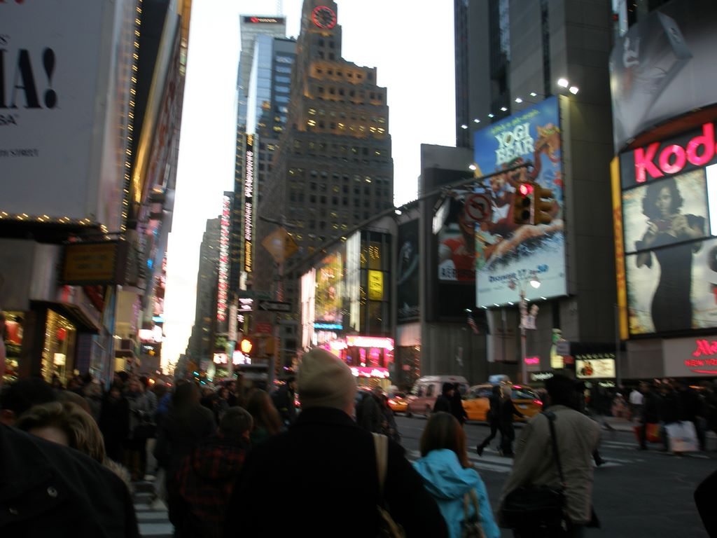 2010_12_19_times_square_ny_004.jpg (large)