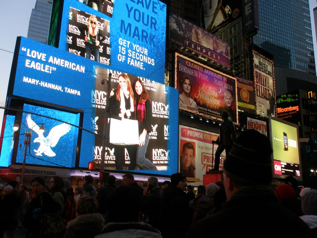 2010_12_19_times_square_ny_006.jpg (large)