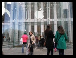 2010_12_19_apple_ny_004.jpg