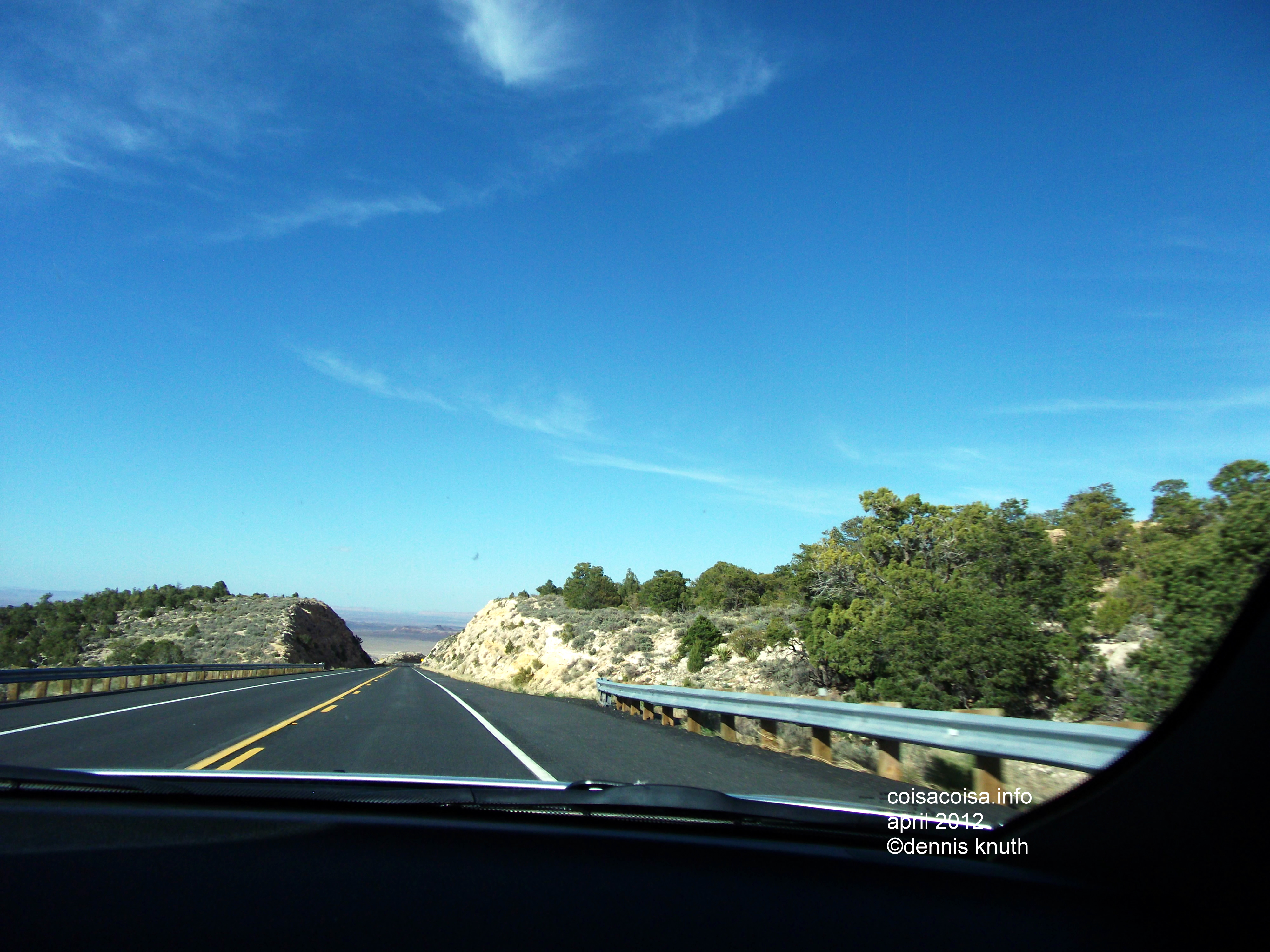 Painted desert on the Horizon between to hills