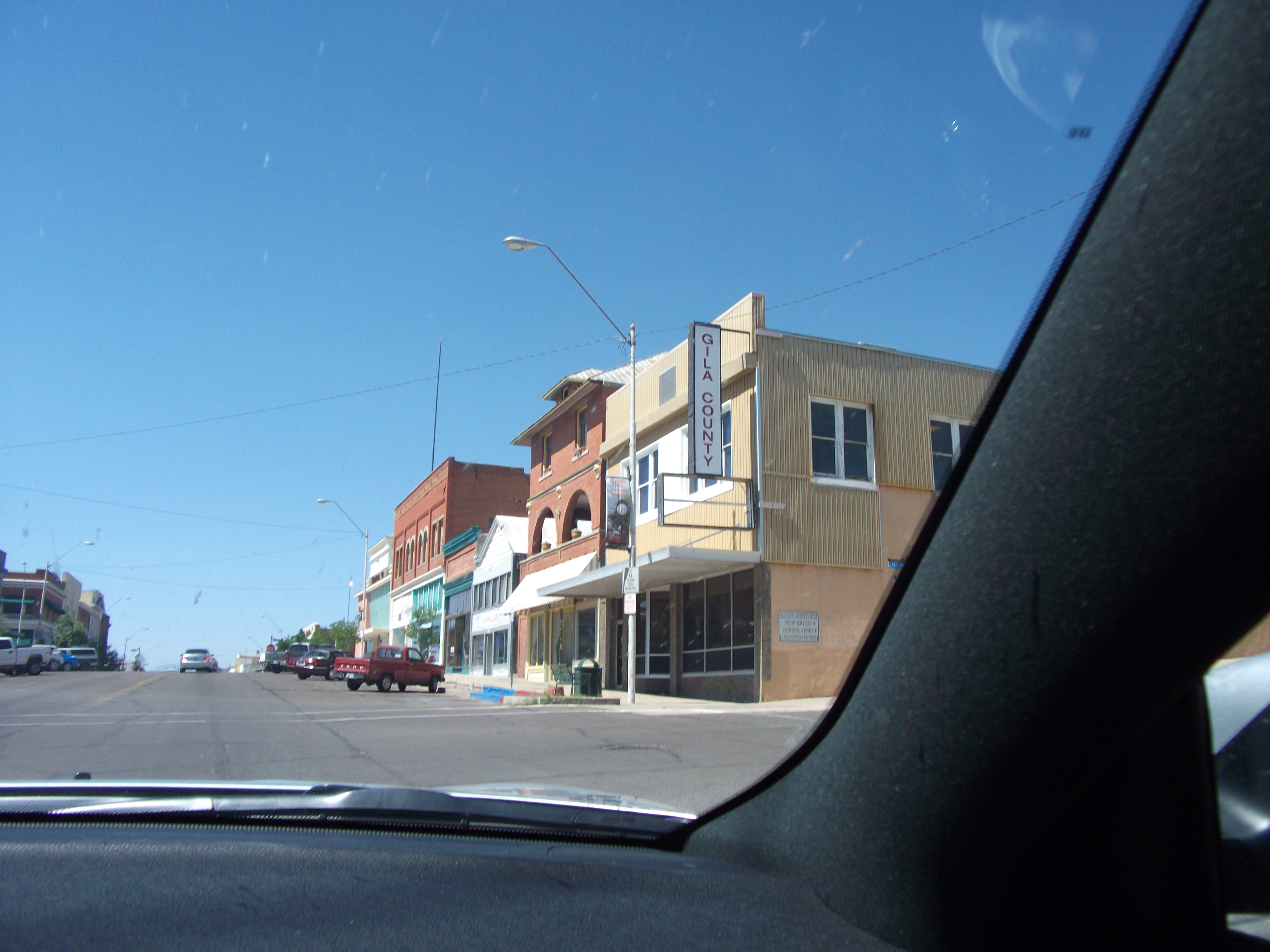 2012_05_01_globe_miami_sk_0002.jpg (large)