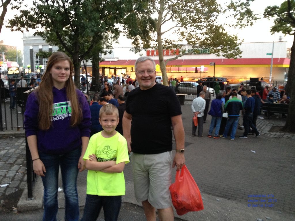 Dennis Knuth, Kelsey and Jared in Moore Park