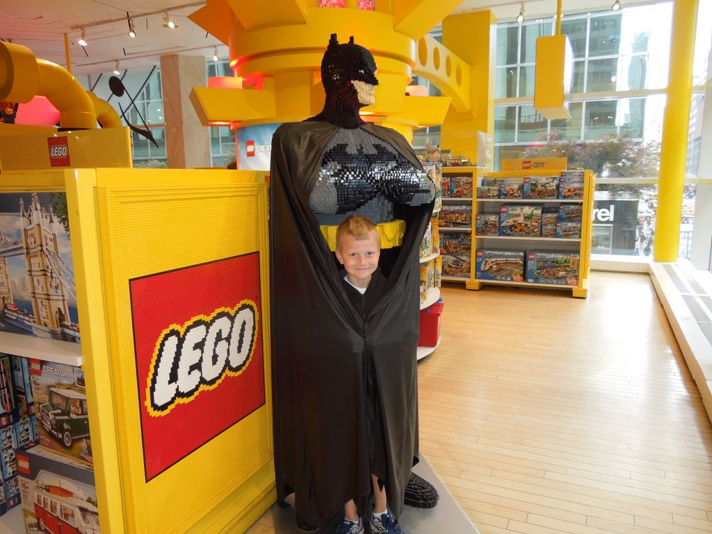 2014_09_22_fao_schwarts_0006.jpg (large)