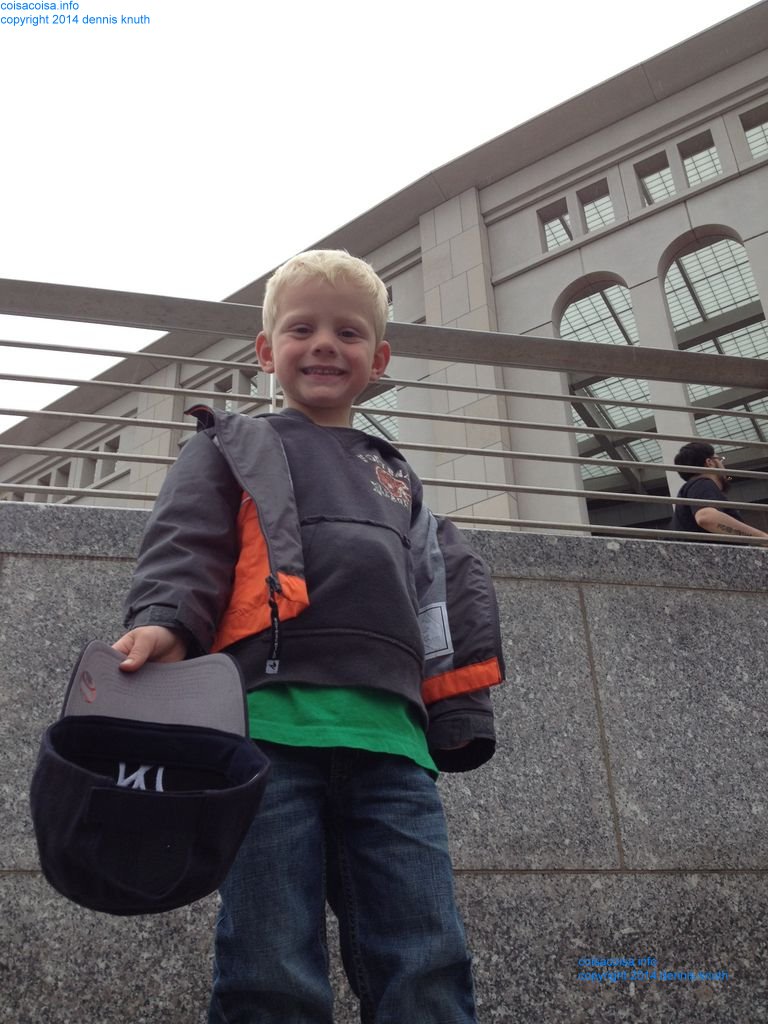 
2014_04_26_colin_and_justin_ny_yankees_img_0025.jpg (large)