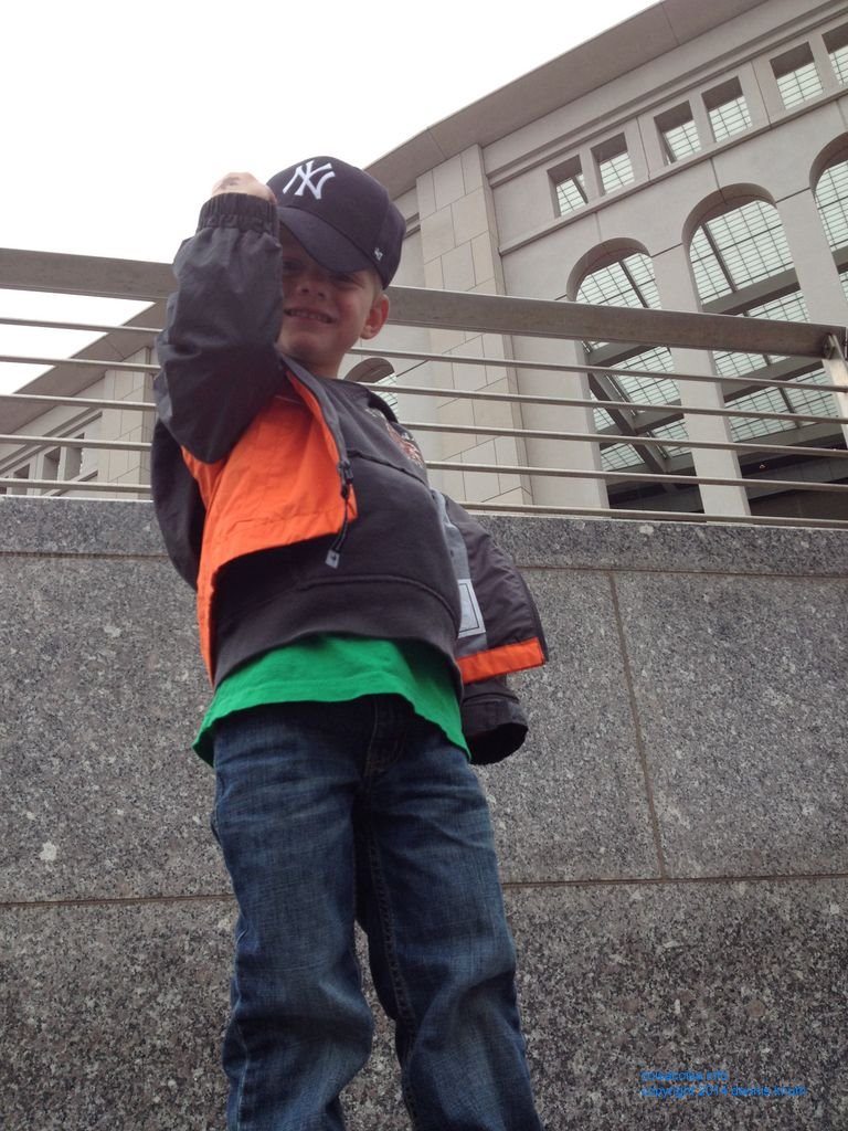 
2014_04_26_colin_and_justin_ny_yankees_img_0026.jpg (large)