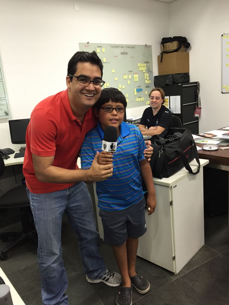 Guigui is an announcer for Galo