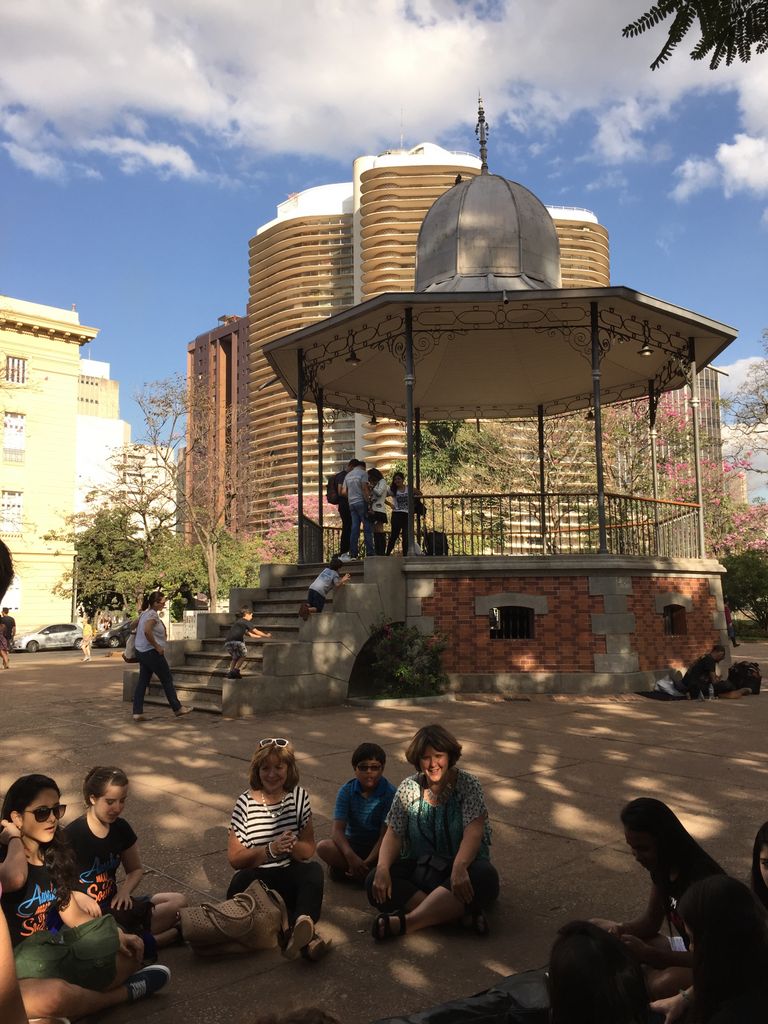 Tourist join in Evangelical&nbsp;youths