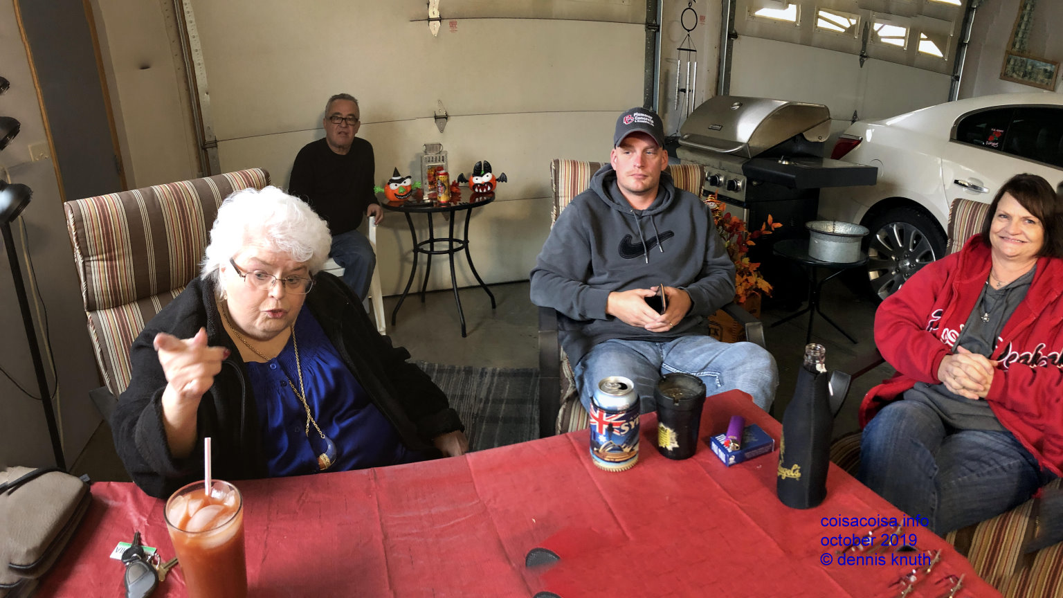 Glora makes a point in this panorama