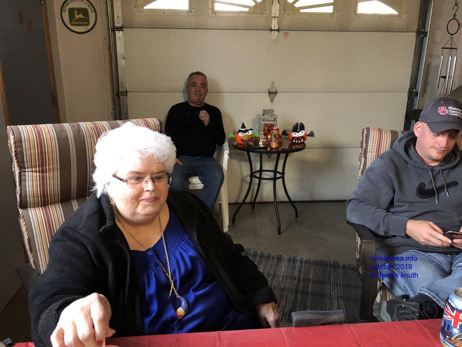 Gloria giggle on the conversation with others 