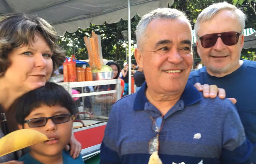 Belo Horizonte street fair slide show